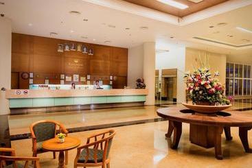 فندق Kingwood  Mukah