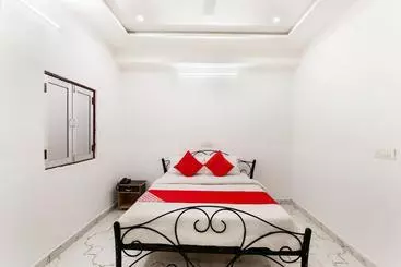 Hôtel Oyo 77964 Dhanlaxmi Restaurant & Guest House