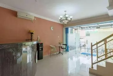Hôtel Queen Inn Batam Redpartner