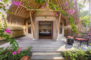 Amahelia Luxury Resort & Restaurant   Gili Asahan