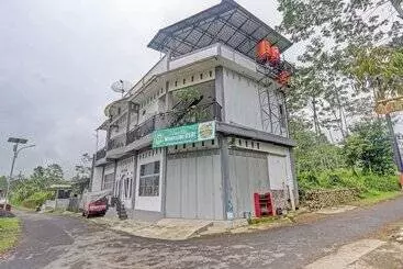 Hotel Oyo 90517 Homestay Wonosobo Asri