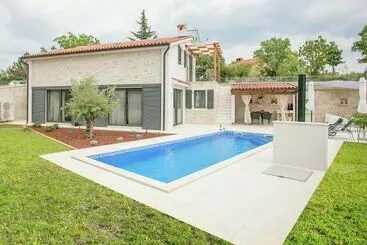 Casa Rural Luxury Villa With Private Pool & Fenced Garden With Veranda Near Tinjan
