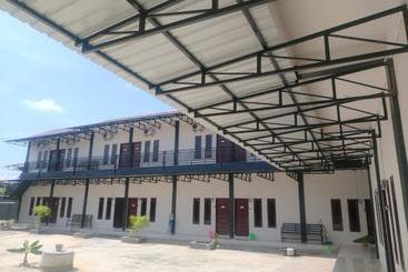 Hotel Oyo 90618 Hanania House