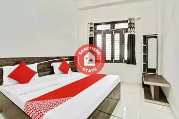 Hotel Oyo 82225  Anjani Palace