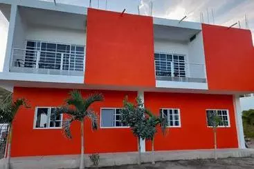 Hotelli Y Bungalows Bugambilias