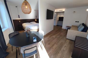 بنسيون Vistalago Torbole