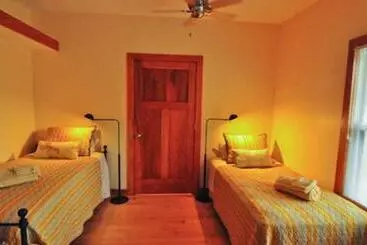 Baxter House Bed & Breakfast And Apartment