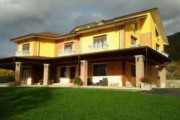 Bed and Breakfast La Villa Guest House