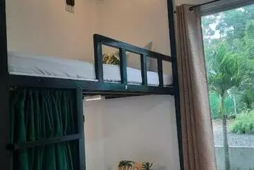 Hostel Rc Hutspot Tourist Inn