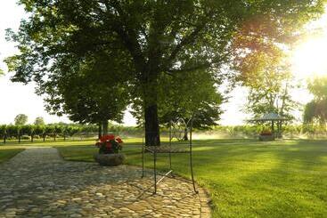 בית מלון כפרי Tenuta Santomè