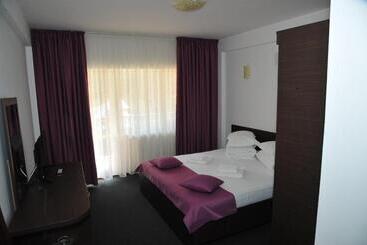 Pensiune Restaurant Piatra Craiului