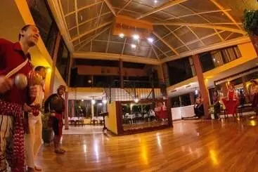 هتل Posada De Don Rodrigo Panajachel