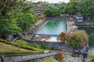 Hart Hotel Premium Rapatmaja