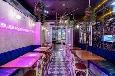 Casa Gracia Barcelona   Hostel