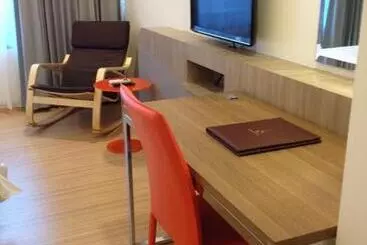 Отель Grand Tower Inn Sathorn