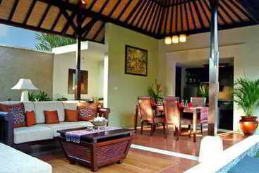 ホテル The Sanyas Suite Seminyak