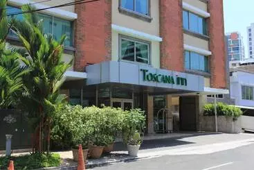 فندق Toscana Inn