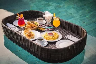 Hotel Desamuda Village