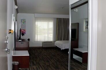 בית מלון כפרי Hampton Inn & Suites Stephenville