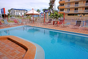 מוטל Beachwalk Inn