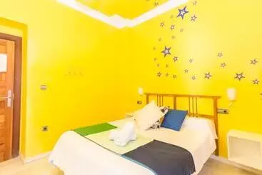 هاستل White Nest