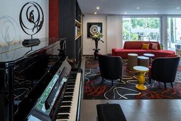 호텔 Hôtel Garrigae Villa La Florangerie   Spa & Piscine