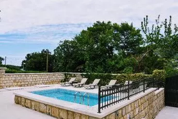 房子 Villa Franica