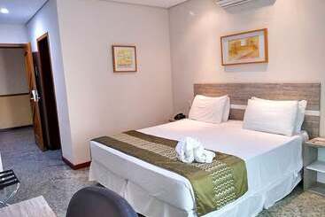 Colonial Plaza Hotel Pindamonhangaba