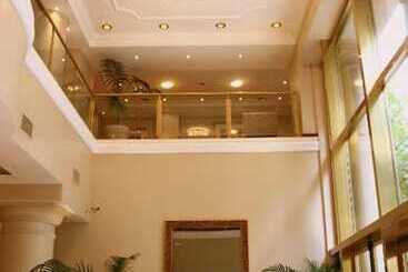 هتل Intersur Recoleta