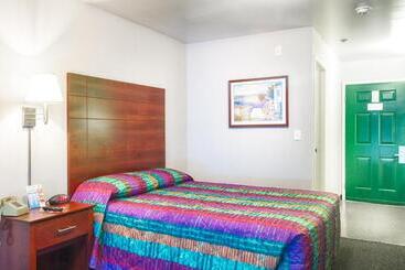 Отель Suburban Studios Denver Central Arvada