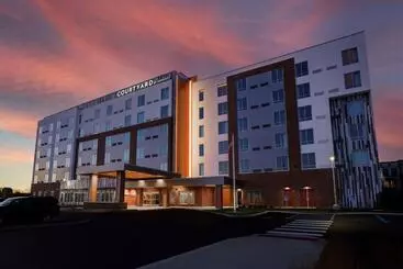 ホテル Courtyard By Marriott Indianapolis Fishers