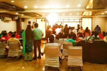 בית מלון כפרי Empire&banquet