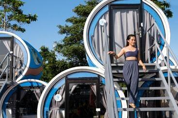 Resort Cocoons Club Laiya