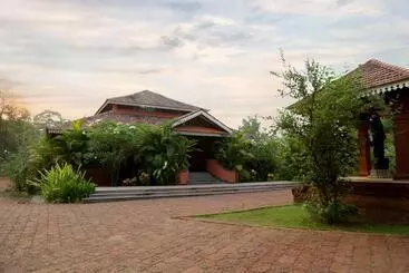 Resort Sarth Ayurveda Retreat And Wellness Centre