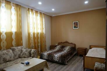 پانسیون Guest House Kumayri