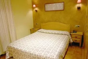 هتل Restaurant Camp Del Serrat