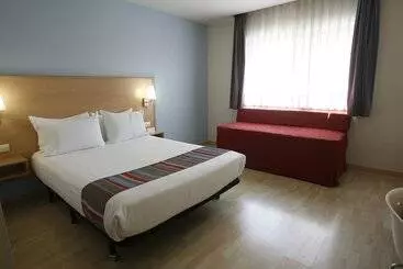 ホテル Travelodge Valencia Aeropuerto