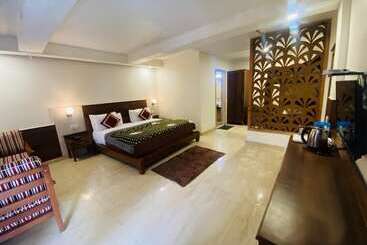 호텔 Aroma Nainital