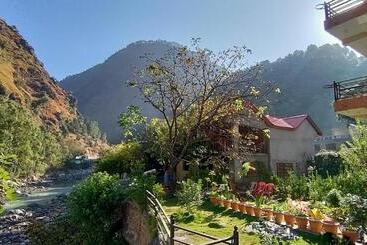 酒店 Tirthan Grand Riverside