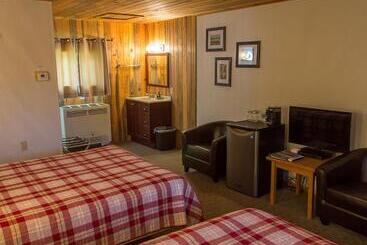 High Country Motel And Cabins