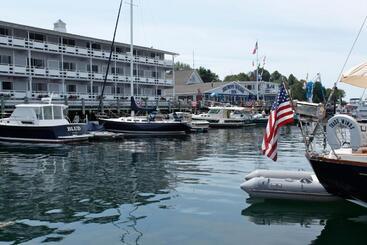 Szálló Browns Wharf Inn