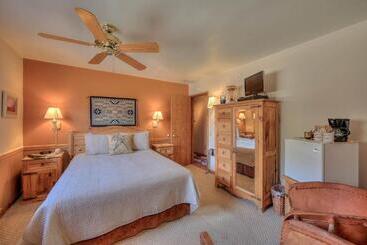 Bed and Breakfast Castle Valley Inn