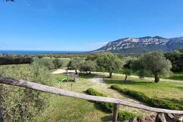 هتل Agriturismo Su Barcu