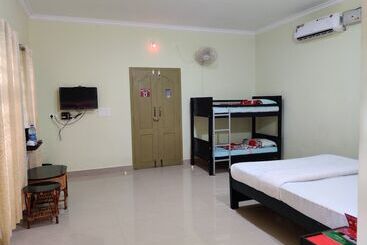 هتل Woodrose Resort