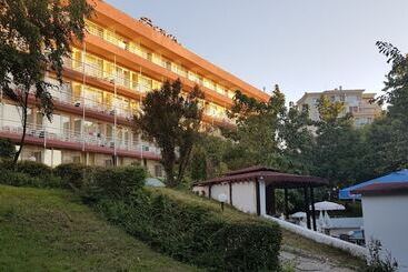 Vezhen Hotel Free Parking