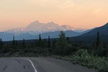 Hotel Cantwell Lodge