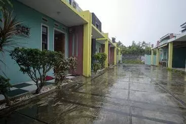 Herberge Wisma Ria By Oyo Rooms