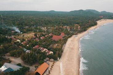 فندق Huong Phong Ho Coc Beach Resort