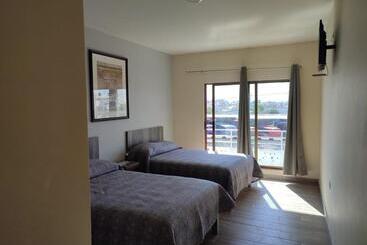 هتل Posada California