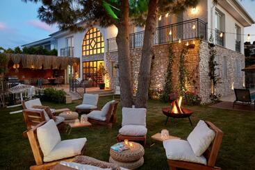 فندق Mai̇son çeşme